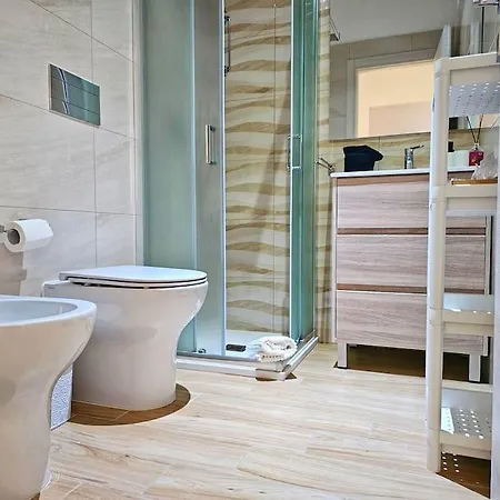 A Pirri, Via E. Toti. Cagliari. Rosas Rooms. Appartamento